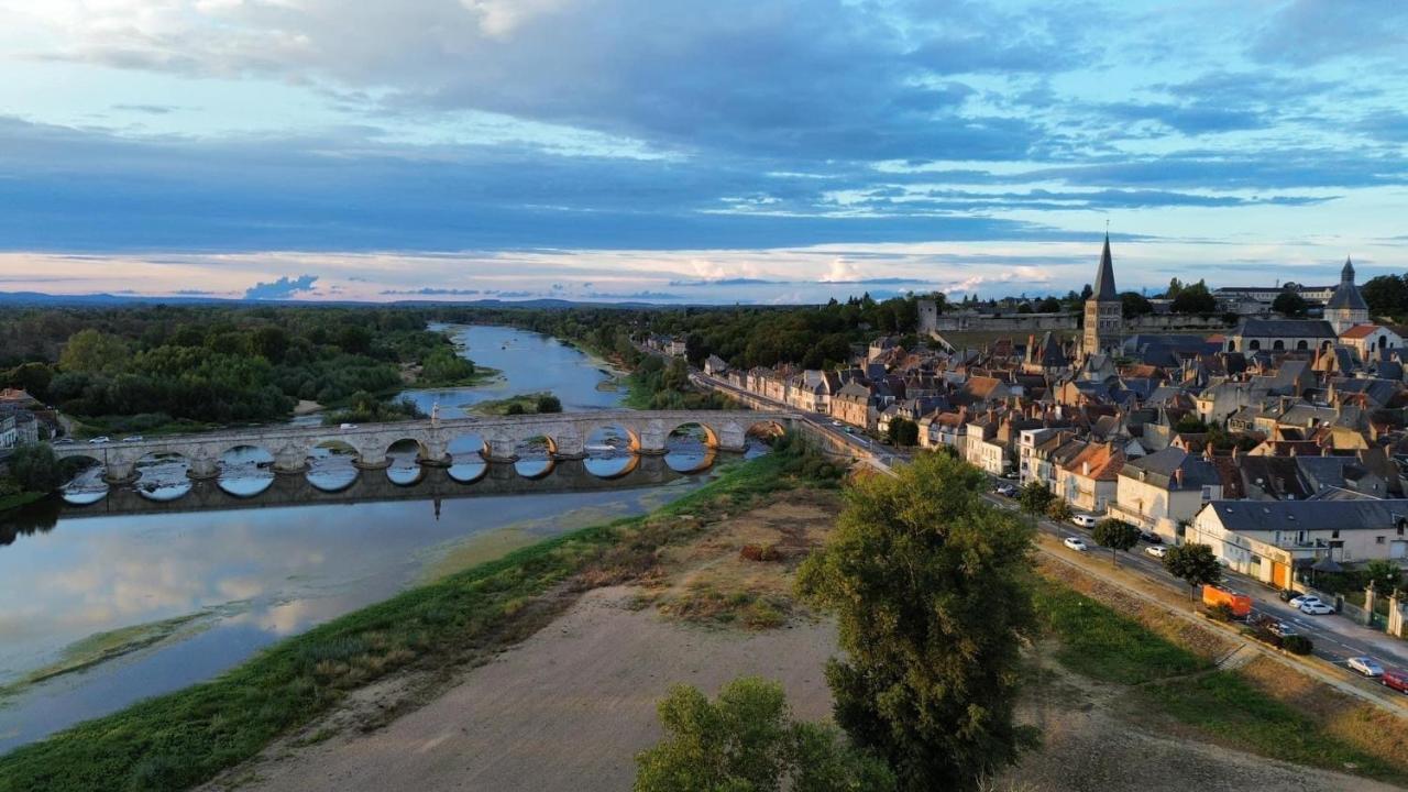 L'Etape, Coeur De Ville La Charité-sur-Loire Esterno foto